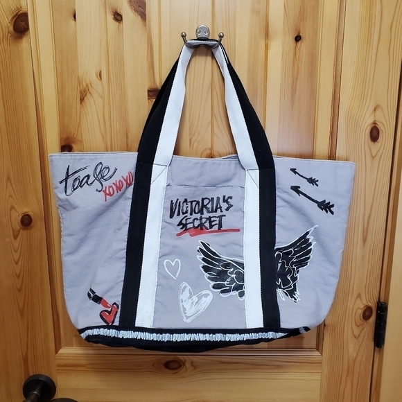 VICTORIA'S SECRET GREY & BLACK COTTON TOTE BAG GRAFFITI POP ART RETIRED - Picture 1 of 15